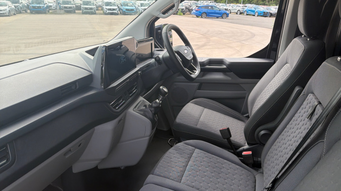 Ford Transit Custom 320 L2 Diesel Fwd 2.0 EcoBlue 136ps H1 Van Limited - Image 13
